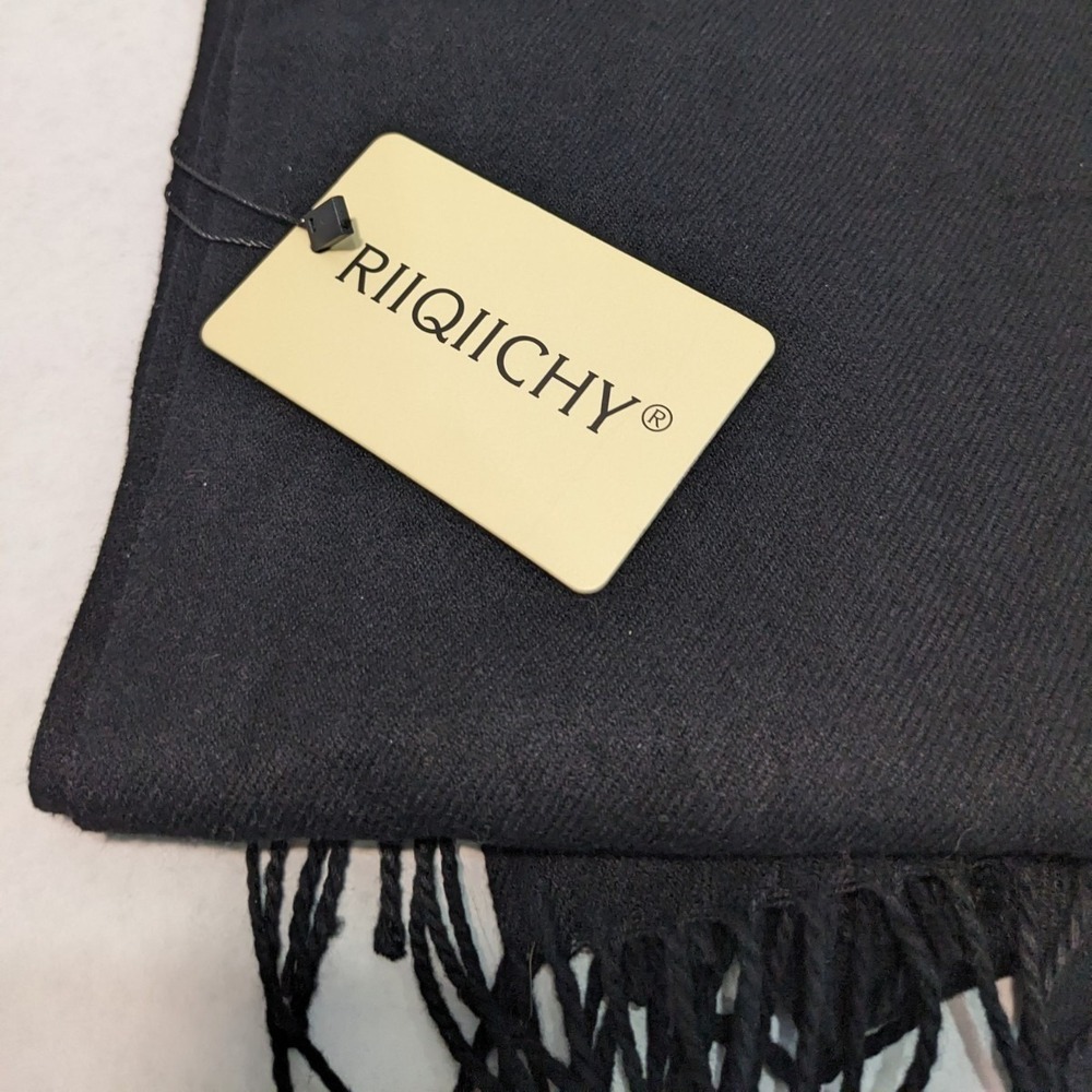 RIIQIICHY Scarf Women Warm Black NWT Capsule Wardrobe Soft One Size Preppy